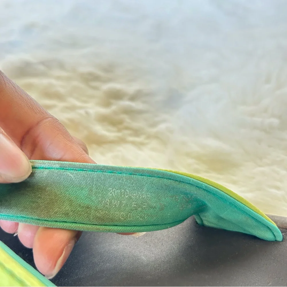 Olukai Ohana Flip Flop Sandles - Picture 4 of 10